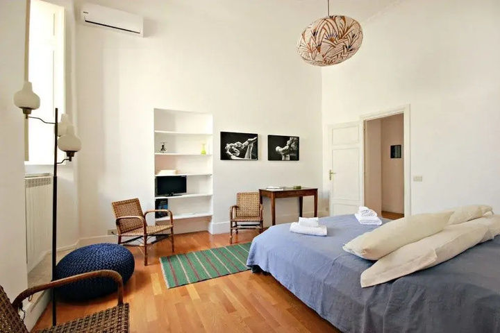 Room 4 of 13