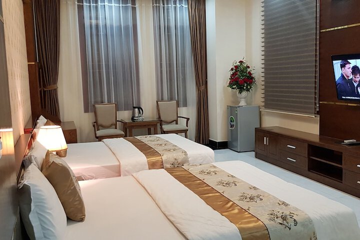 Room 7 of 12