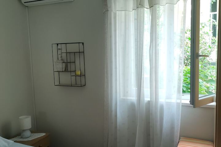 Room 18 of 53