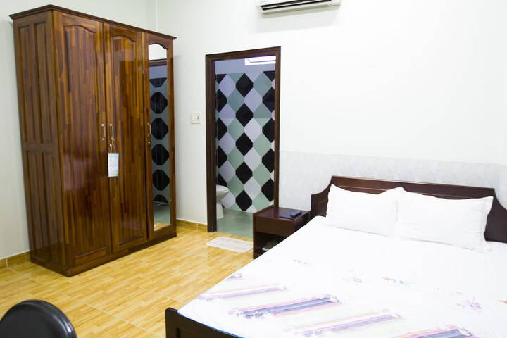 Room 5 of 47