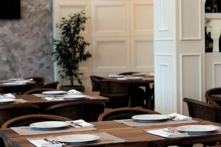 Dining 67 of 103