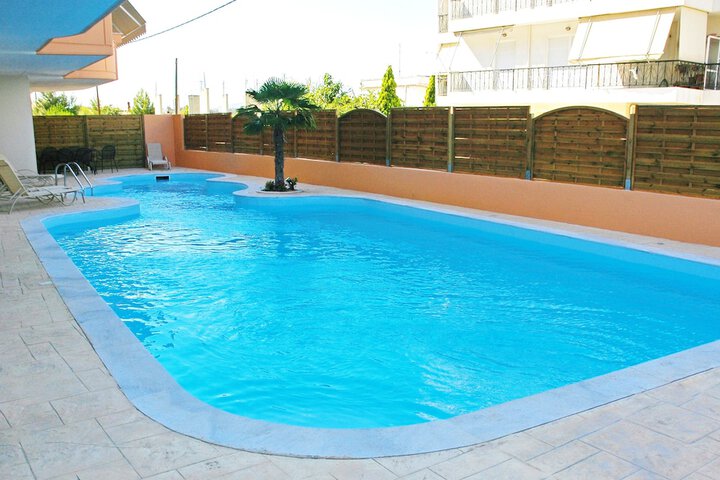 Hotel Pool