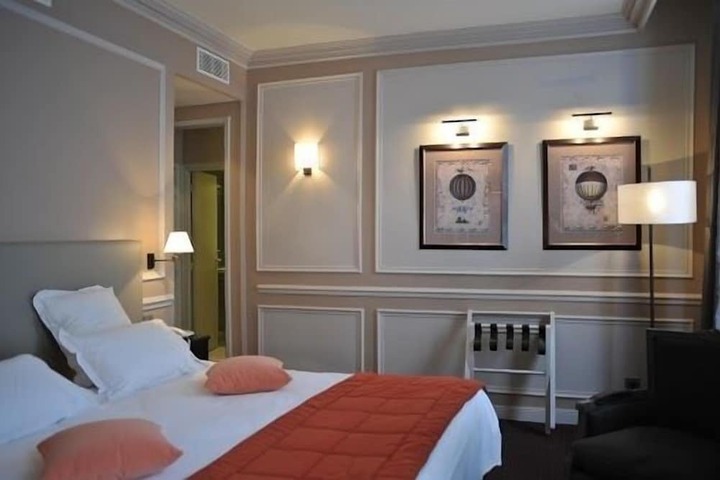 Room 13 of 80