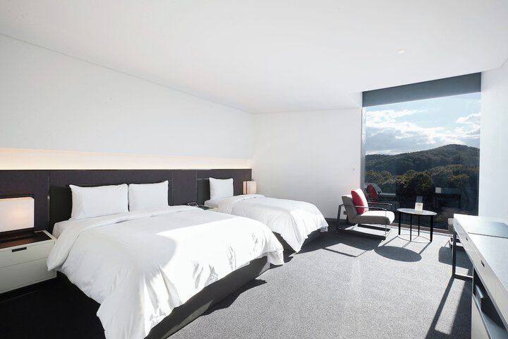 Room 15 of 61