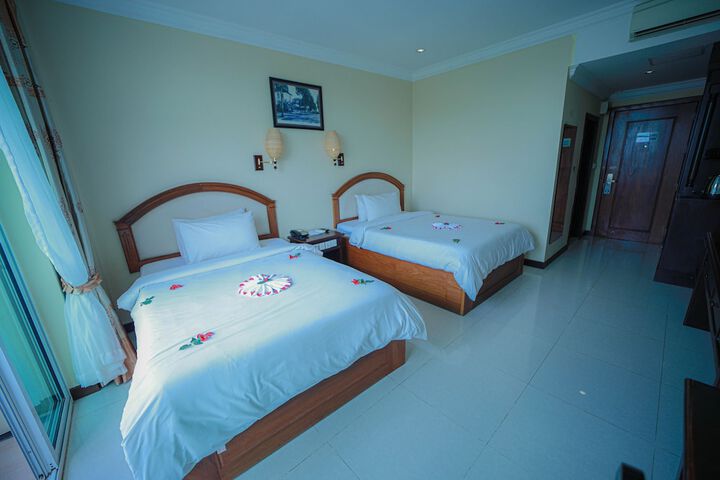 Room 38 of 90