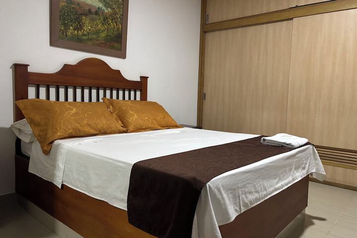 Room 6 of 78