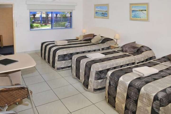 Room 4 of 28