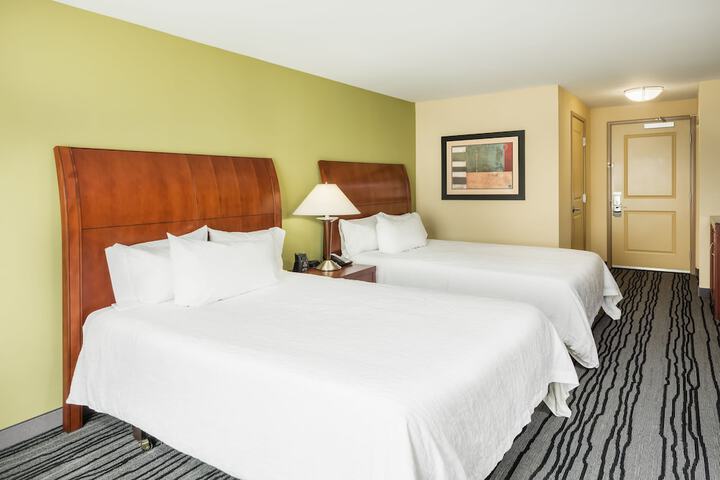 2 Queen Beds (2 of 18)