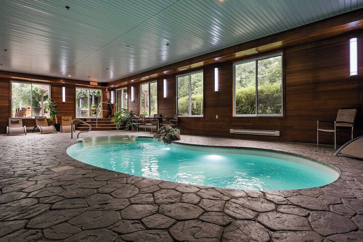 Pool image of Hotel Montfort Nicolet