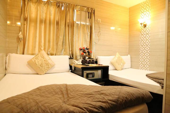 Room 16 of 32