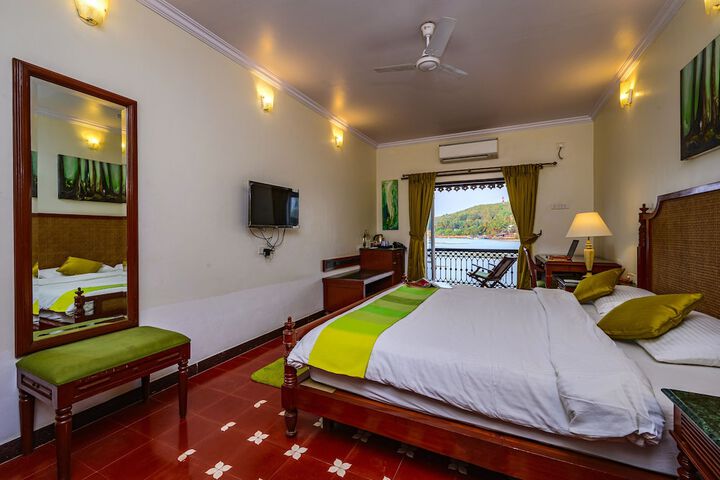 Room 8 of 39