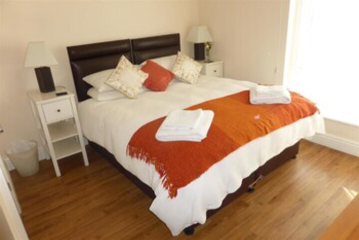 Room 10 of 17