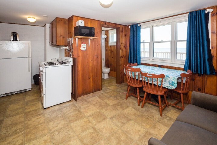 Room 137 of 219