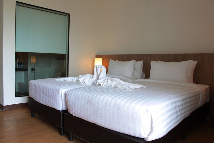 Room 17 of 39
