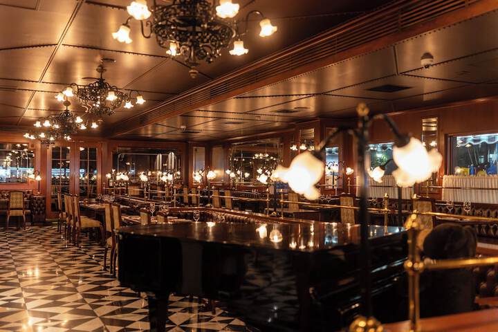 Dining 94 of 99
