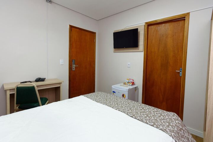 Room 10 of 65