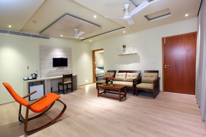 Room 17 of 36
