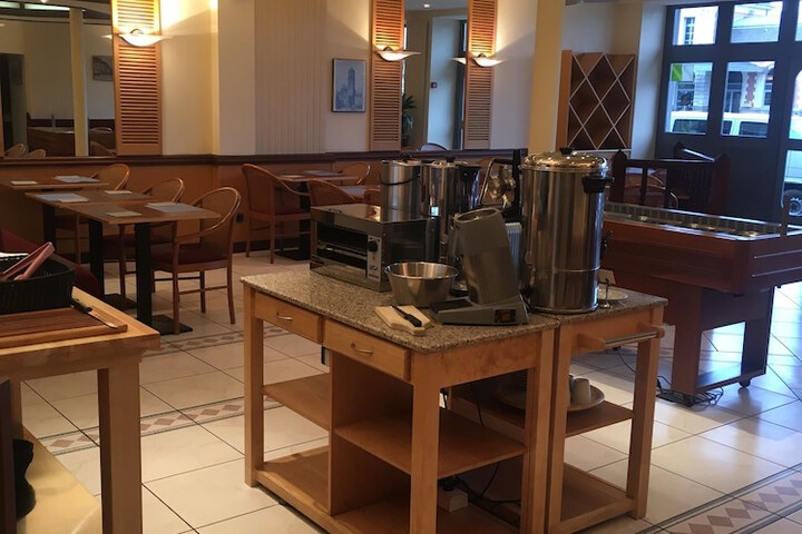 Breakfast area