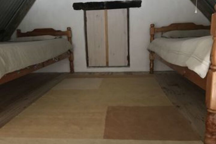 Room 6 of 11