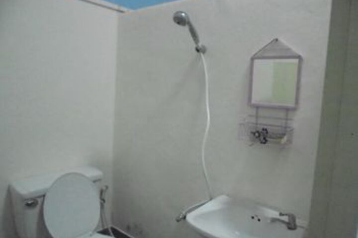 Room 2 of 41
