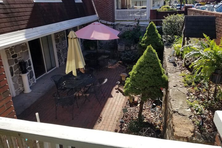 Hotel Exterior 24 of 26
