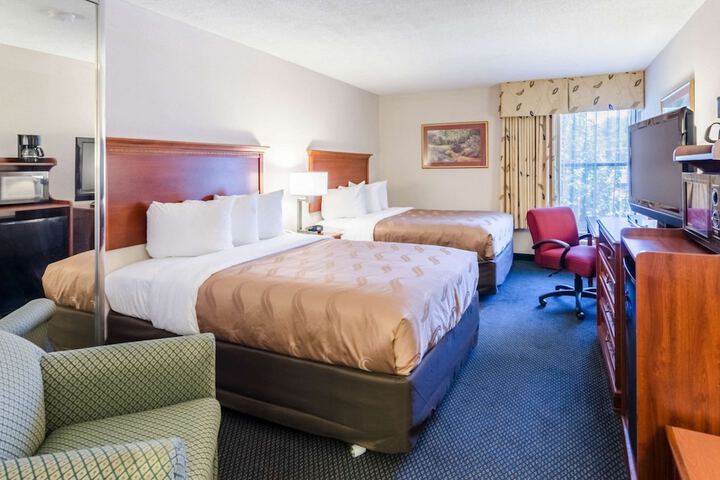 2 Double Beds (2 of 5)