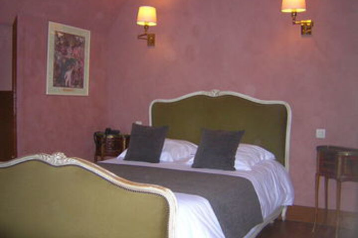 Room 12 of 25