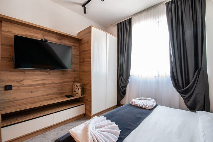 Room 8 of 50