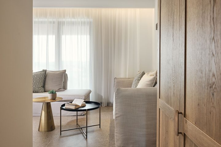Room 69 of 183