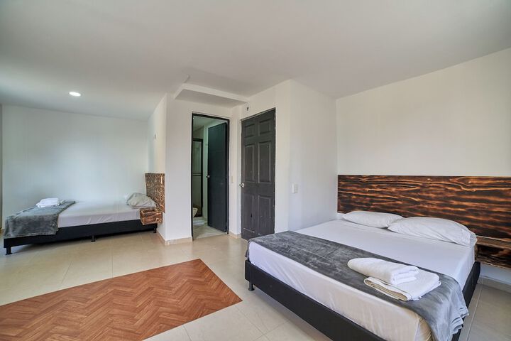 Room 13 of 40