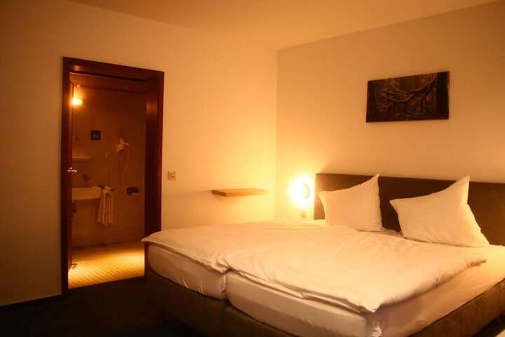 Room 7 of 34