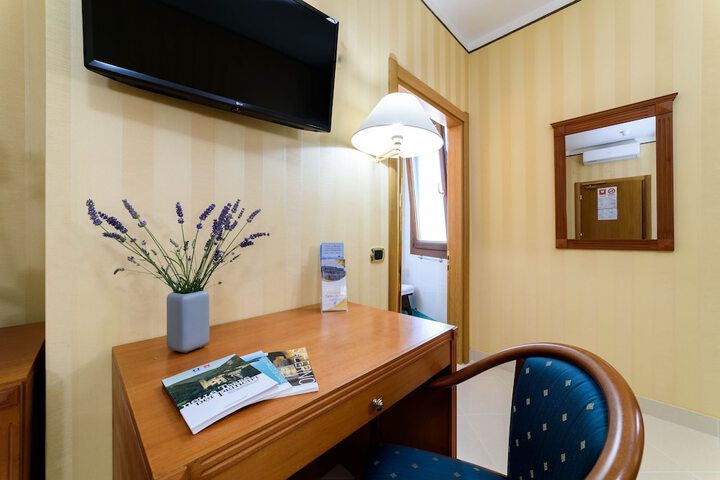 Room 20 of 61