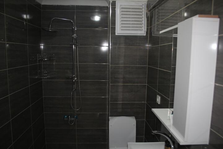 Room 22 of 28