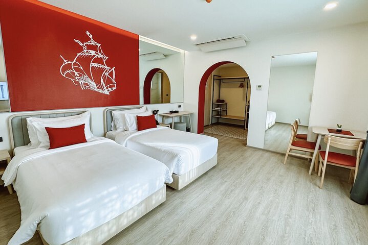 Room 43 of 190
