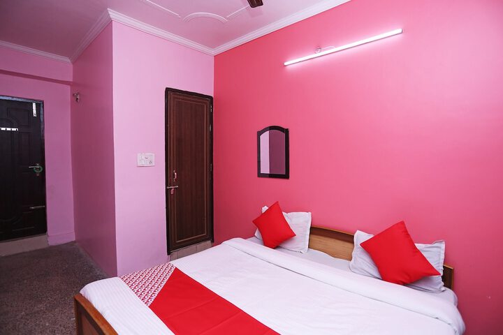 Room 27 of 32