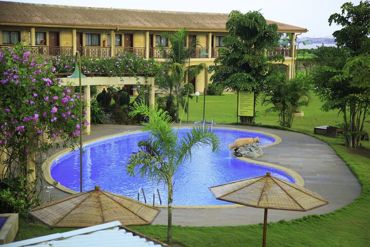 Pool 4 of 11