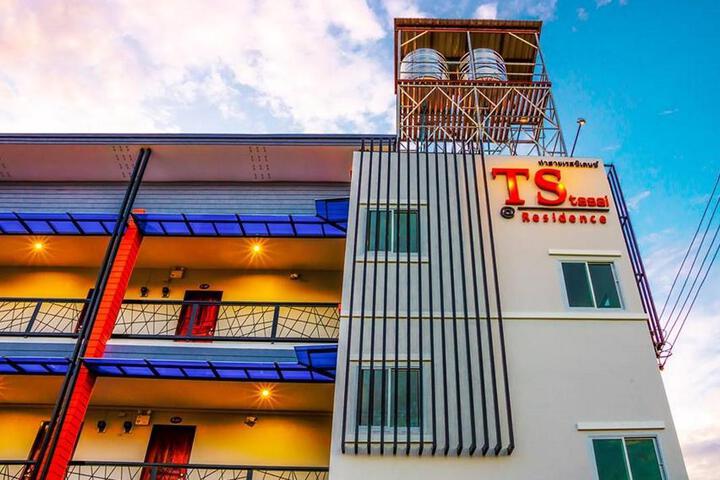 Hotel 2 of 5