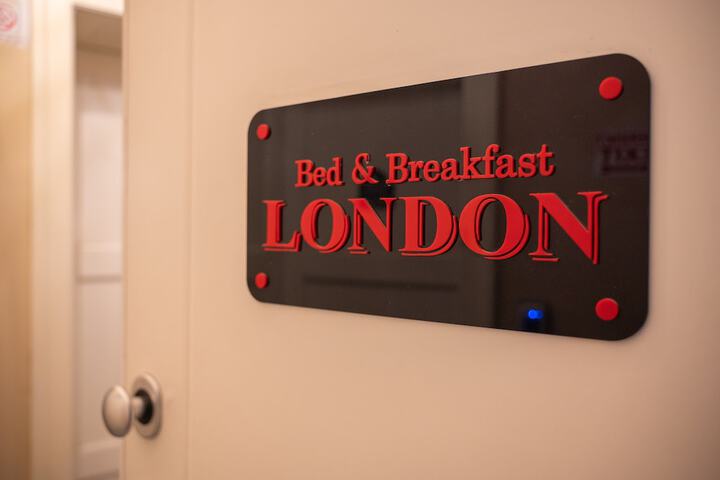 Exterior of Hotel London B & B