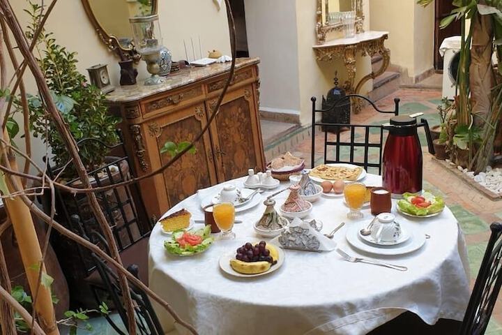 Breakfast area
