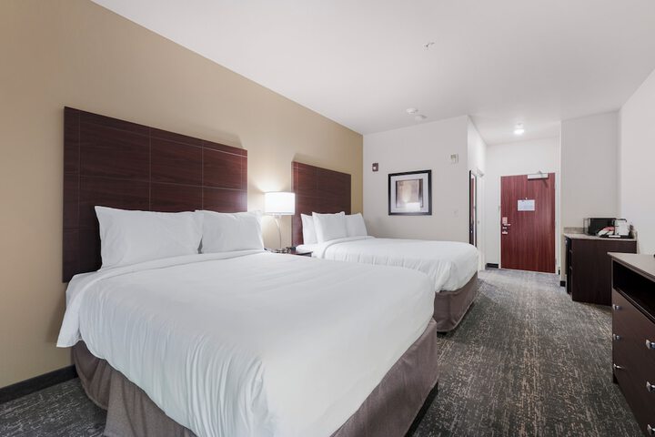Guest Room 2 Queen Beds (2 of 14)
