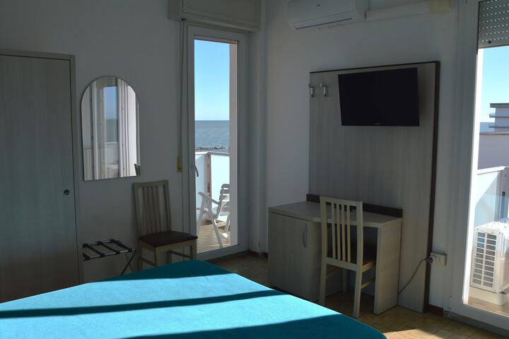 Room 10 of 63