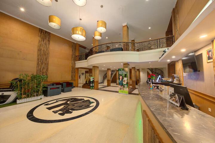 Safari Lodge Hotel