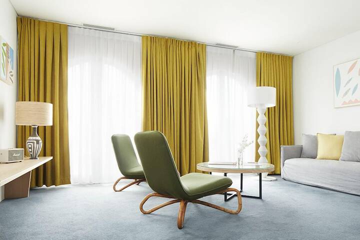 Room 27 of 79