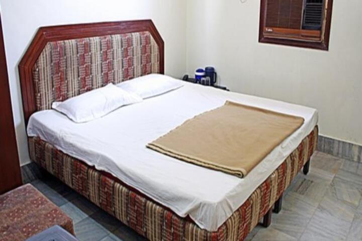 East Lite Hotel