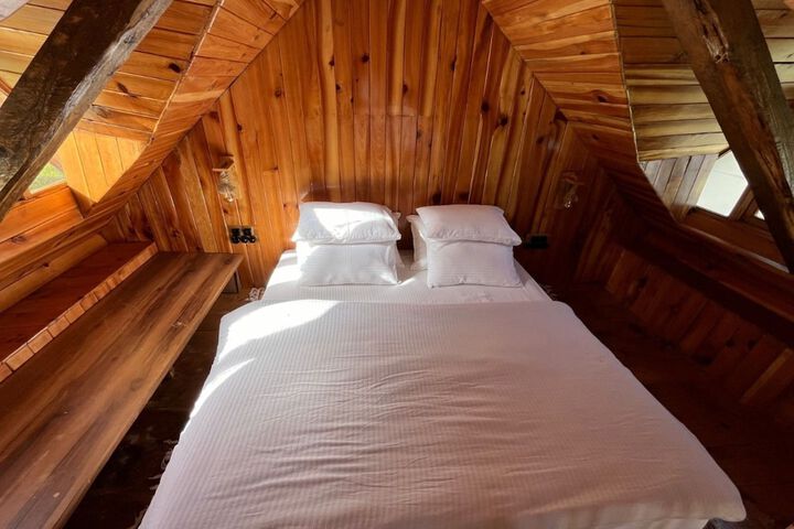 Room 6 of 21