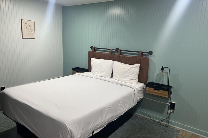Economy Single King Bed (8 of 16)
