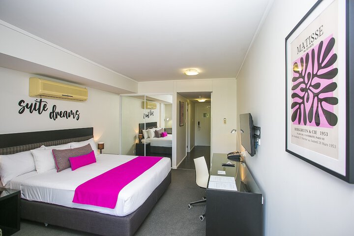 Room 8 of 40