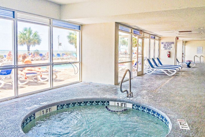 Indoor spa tub