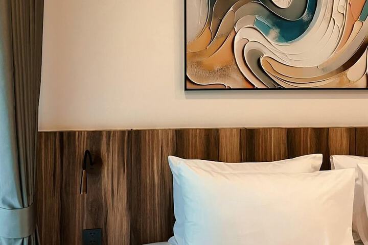 Room 35 of 251