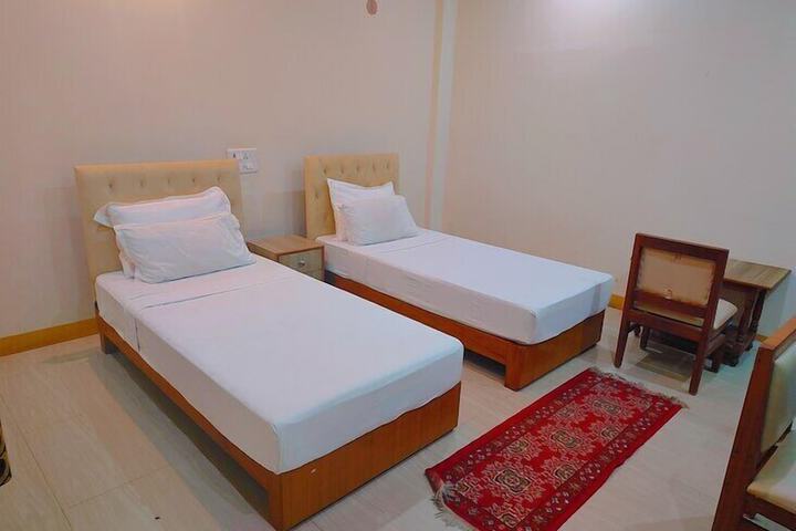 Room 3 of 7